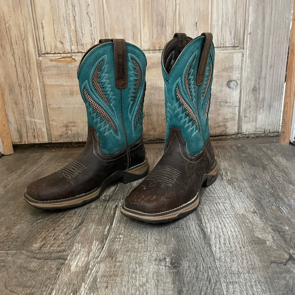 Women’s Ariat square toed boots
